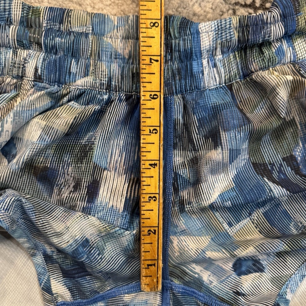 Lululemon Shorts Womens 4 Blue Green Tracker Abstract Running Athletic Yoga - Picture 12 of 13